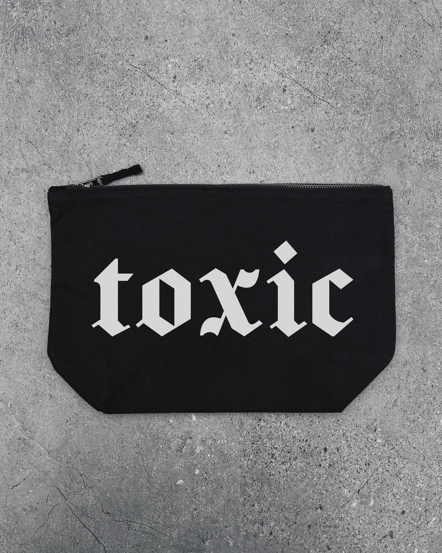 Toxic - Pouch