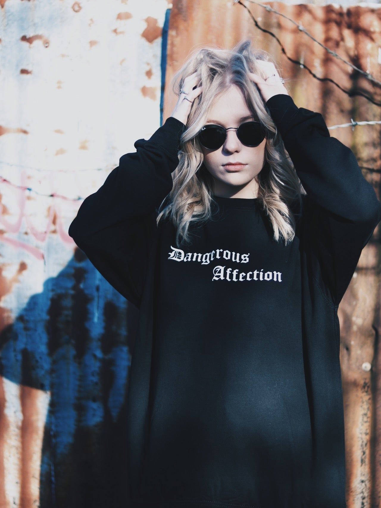 Dangerous Affection - Sweatshirt