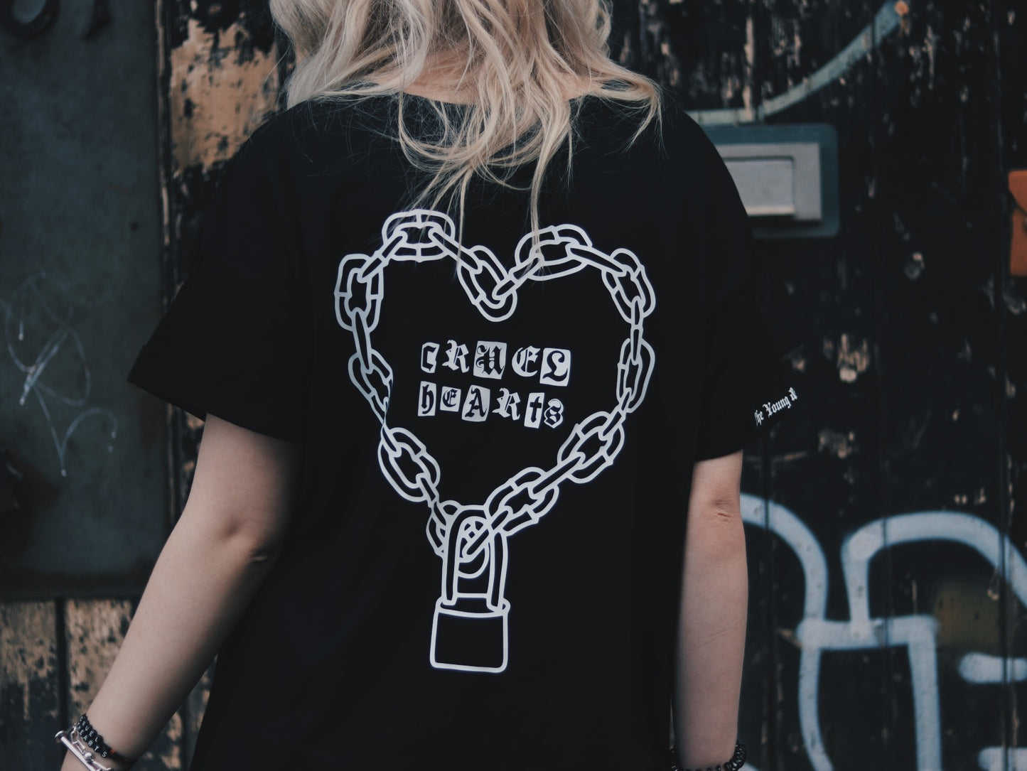 Chained Heart - T-Shirt